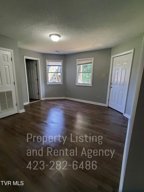 Photo #10: 510 Lamont Street