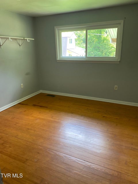 Photo #10: 517 Nunley Drive