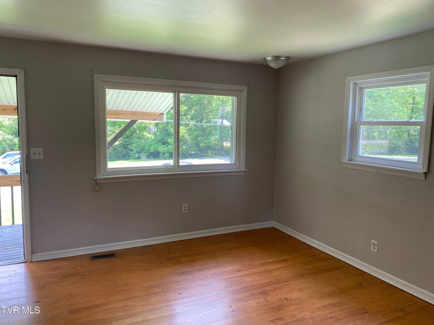 Photo #11: 517 Nunley Drive