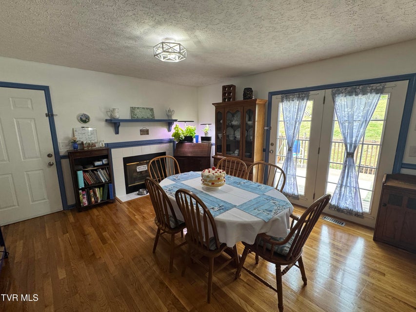 Photo #4: 727 Fleetwood Avenue