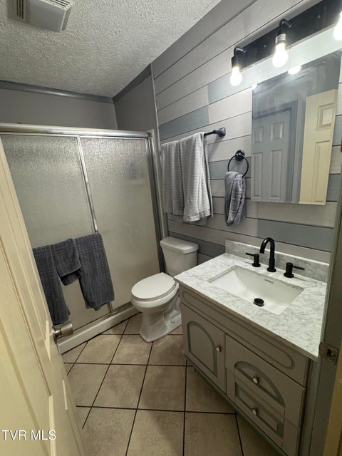 Photo #10: 727 Fleetwood Avenue