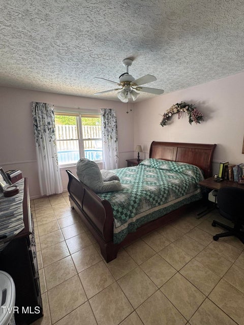 Photo #11: 727 Fleetwood Avenue
