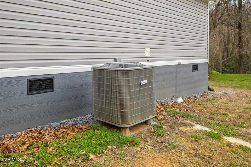 Photo #4: 3306 U.S. 321 