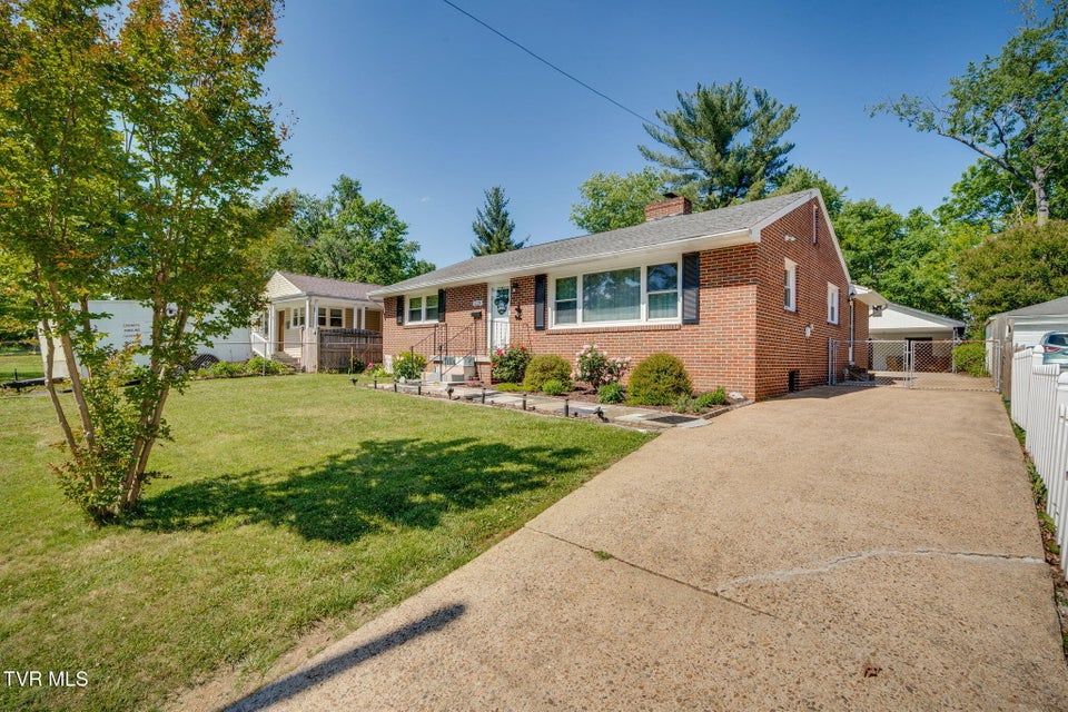 Photo #2: 2229 Cypress Street