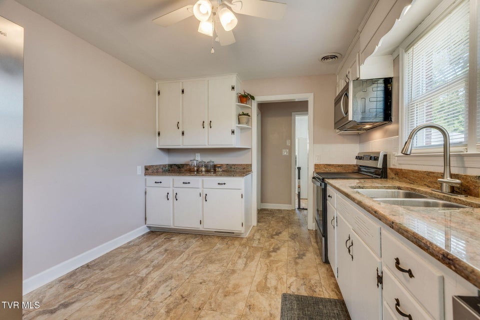 Photo #8: 2229 Cypress Street