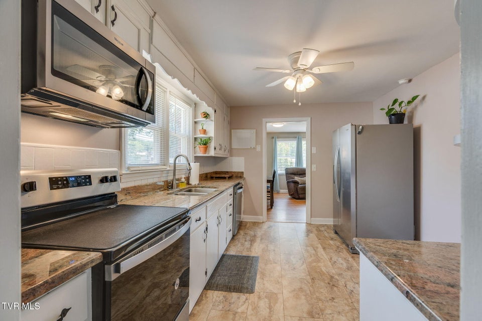 Photo #11: 2229 Cypress Street
