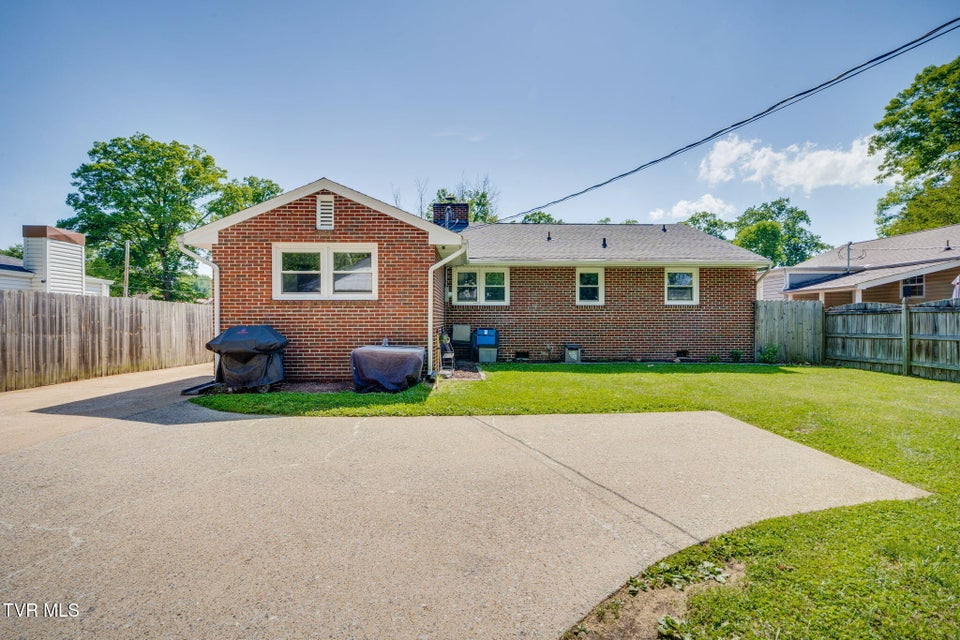 Photo #27: 2229 Cypress Street