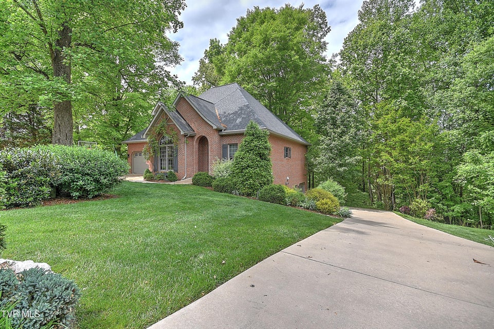 Photo #3: 421 Arrowhead Drive