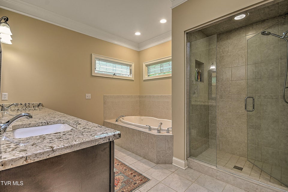 Photo #26: 421 Arrowhead Drive