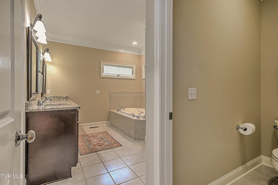 Photo #27: 421 Arrowhead Drive