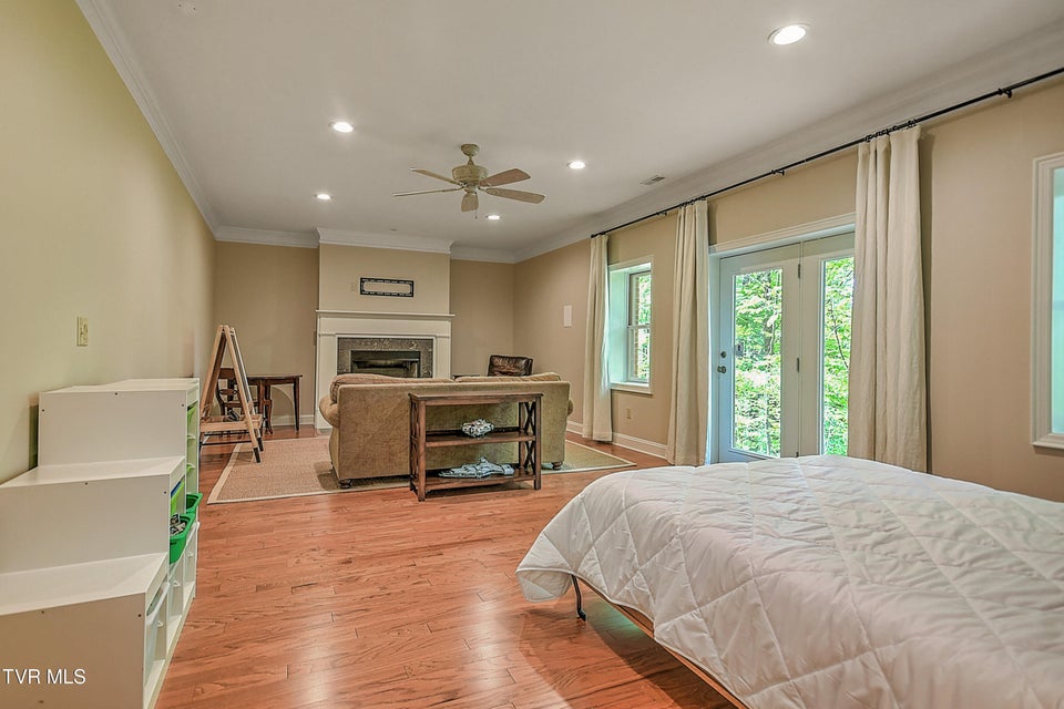Photo #54: 421 Arrowhead Drive