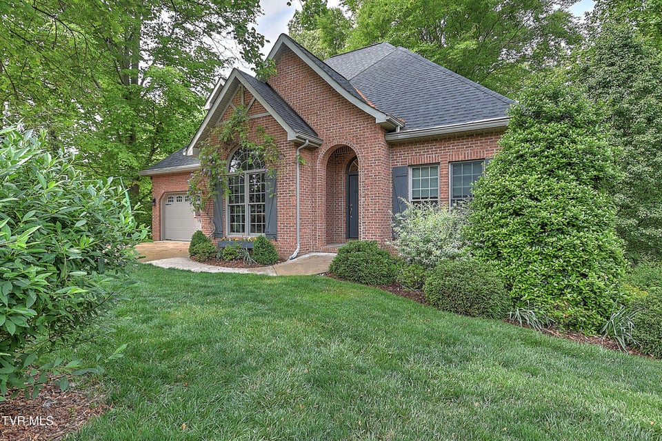 Photo #2: 421 Arrowhead Drive