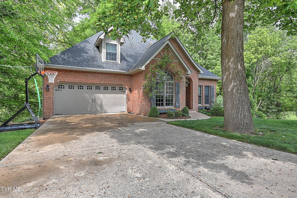 Photo #4: 421 Arrowhead Drive