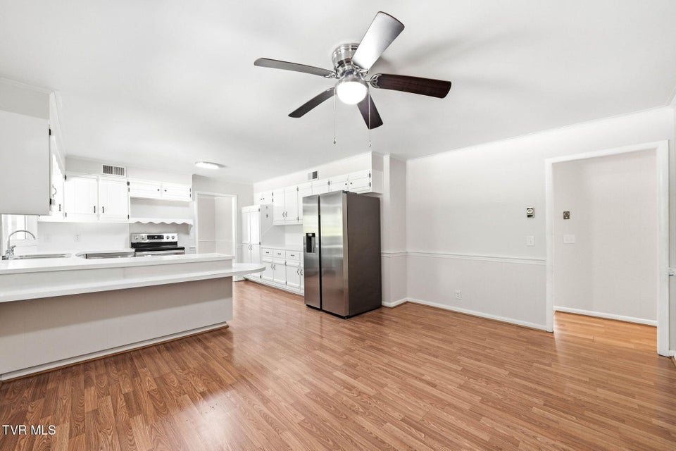 Photo #4: 808 Chippendale Road