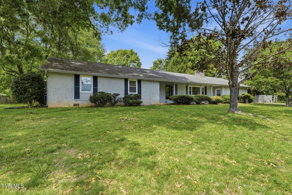 Photo #3: 808 Chippendale Road