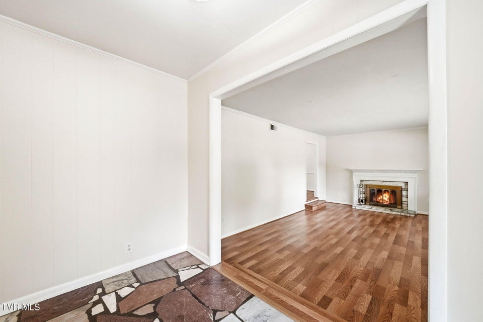 Photo #35: 808 Chippendale Road