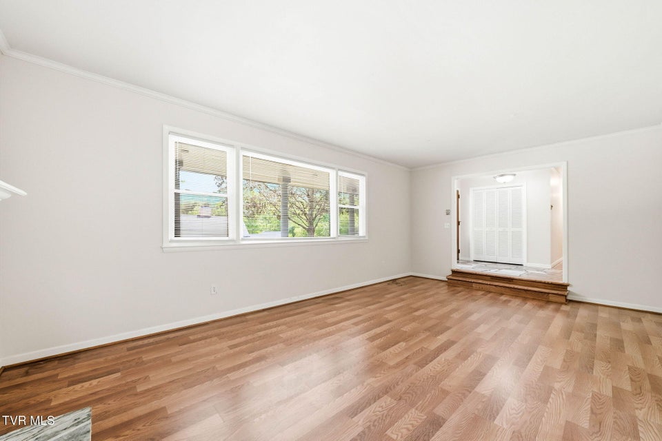Photo #37: 808 Chippendale Road