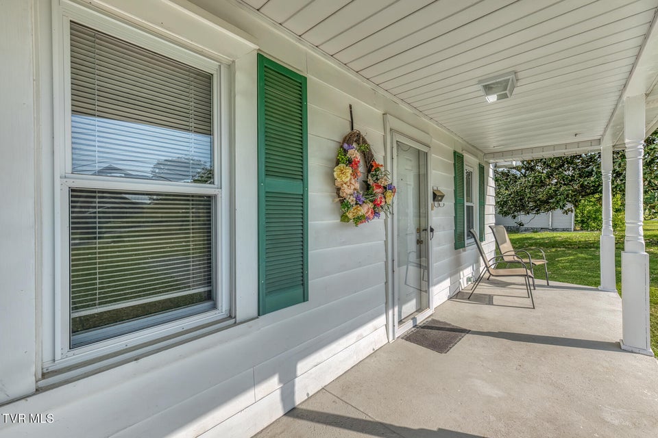 Photo #3: 945 Elm Avenue