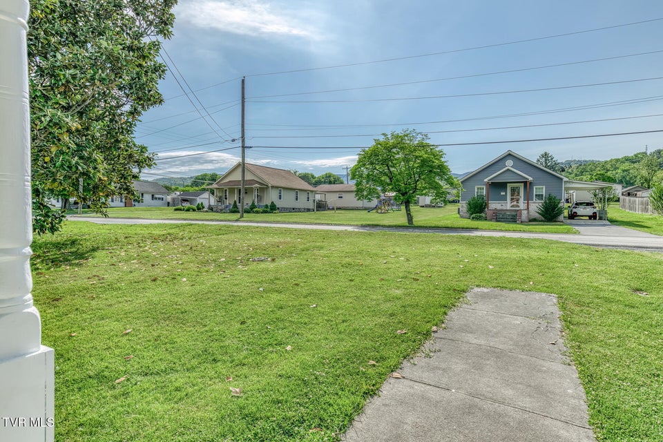 Photo #4: 945 Elm Avenue