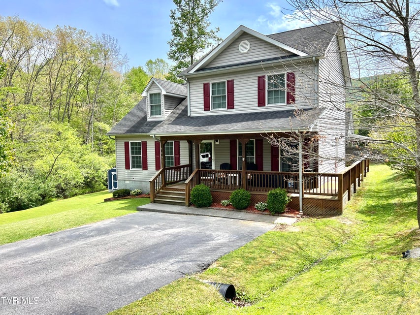 Photo #2: 449 Mulberry Lane