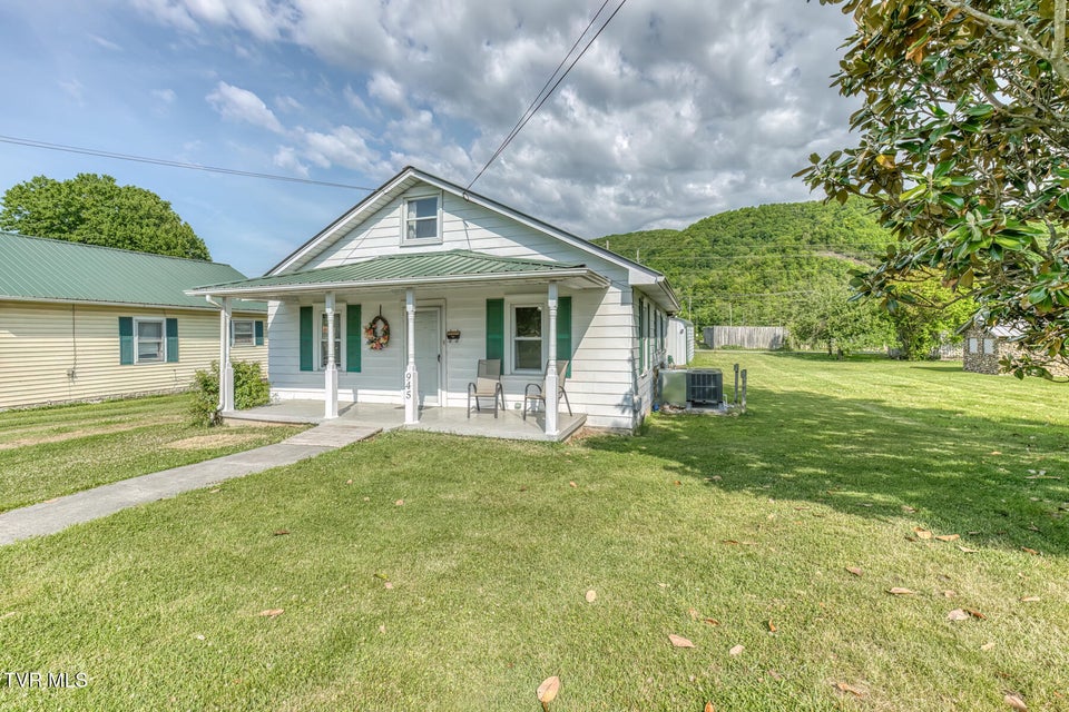 Photo #25: 945 Elm Avenue