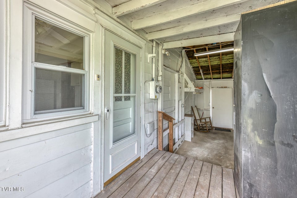 Photo #28: 945 Elm Avenue