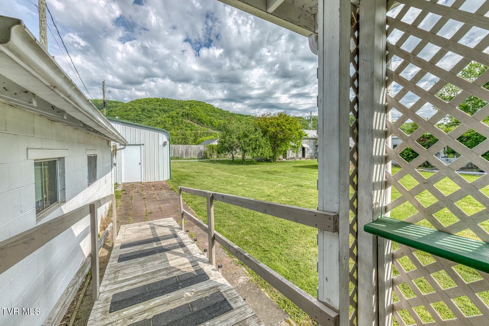 Photo #29: 945 Elm Avenue