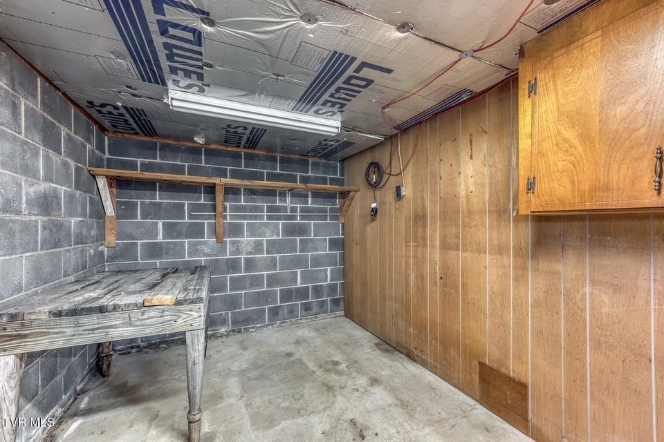 Photo #35: 945 Elm Avenue