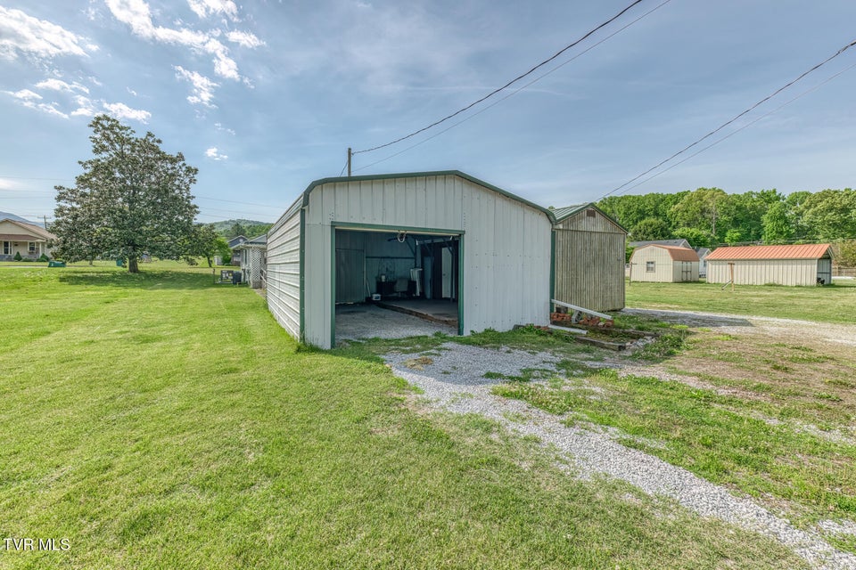 Photo #41: 945 Elm Avenue
