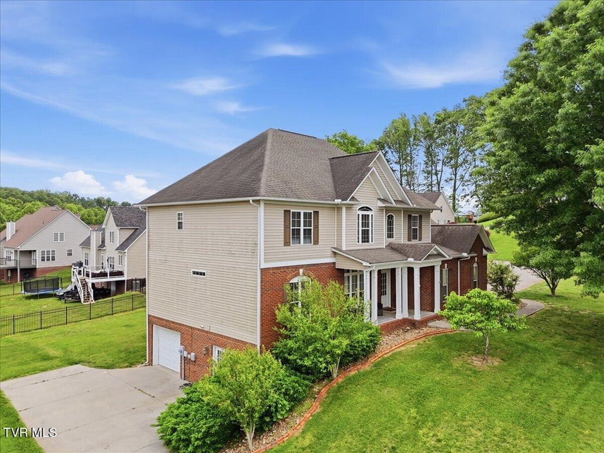 Photo #3: 924 Saddle Ridge Lane