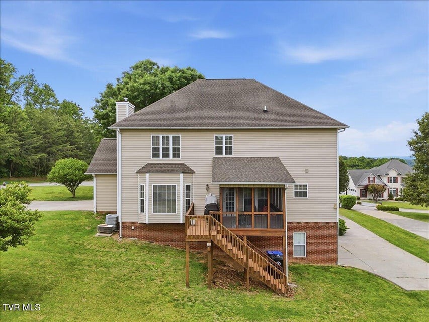 Photo #5: 924 Saddle Ridge Lane