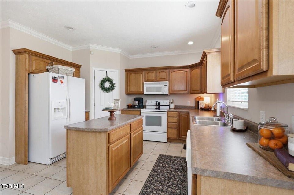 Photo #13: 924 Saddle Ridge Lane