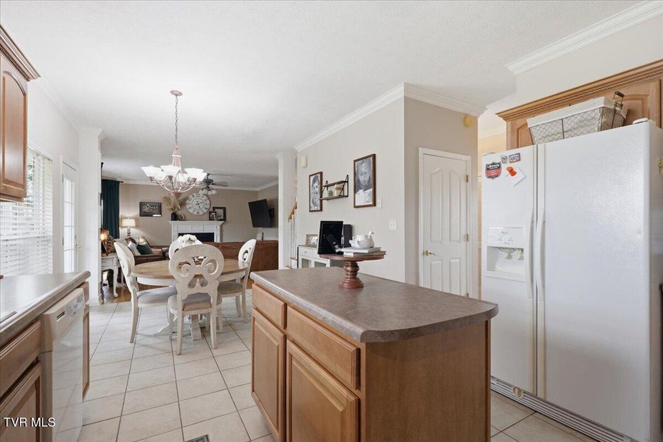 Photo #16: 924 Saddle Ridge Lane