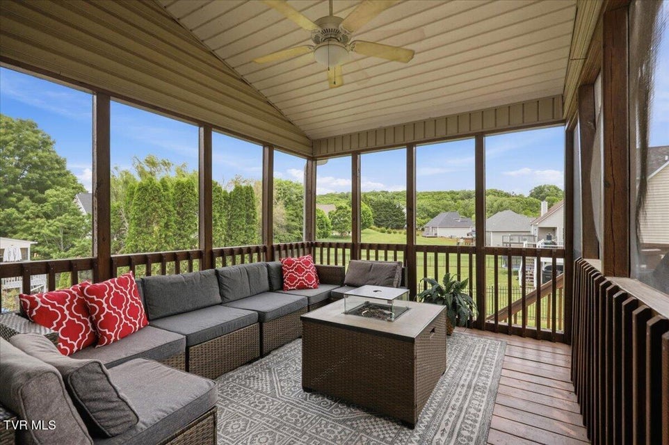 Photo #26: 924 Saddle Ridge Lane