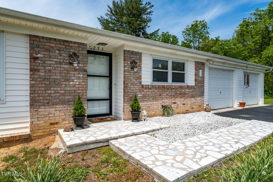 Photo #2: 253 Fairford Lane