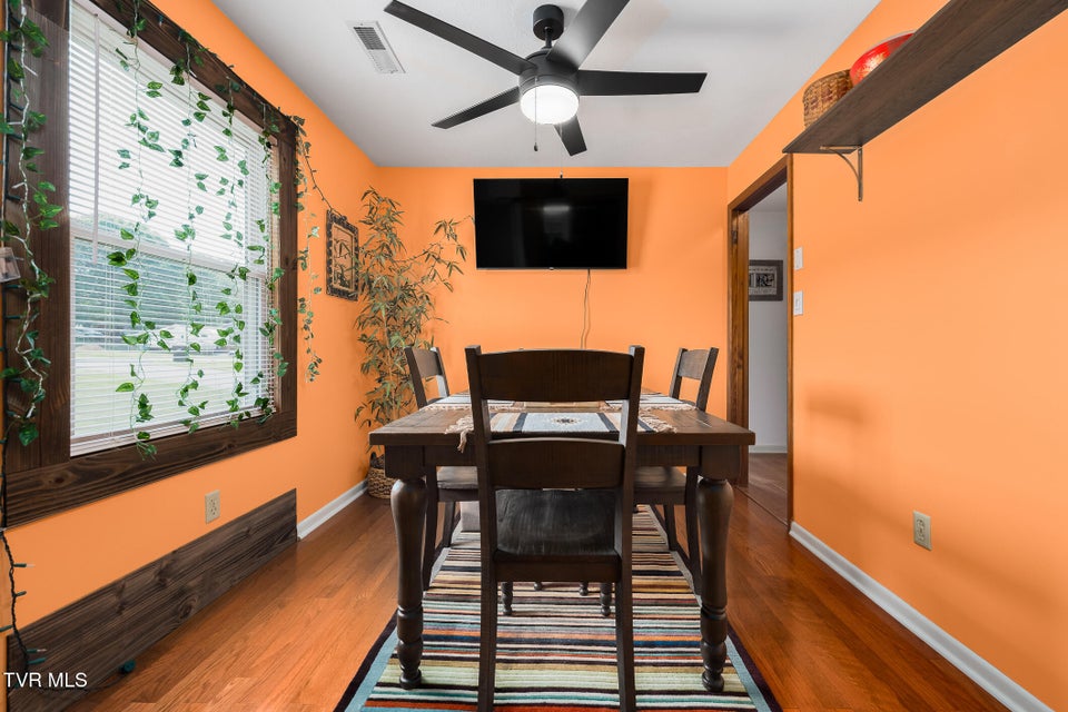 Photo #9: 253 Fairford Lane