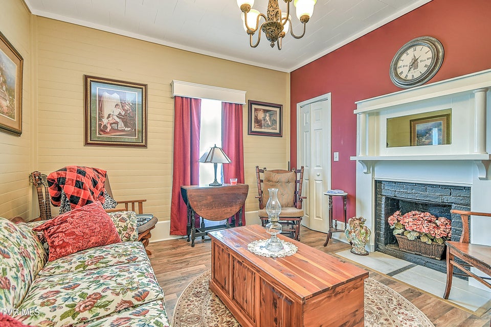 Photo #2: 2927 Hilton Road
