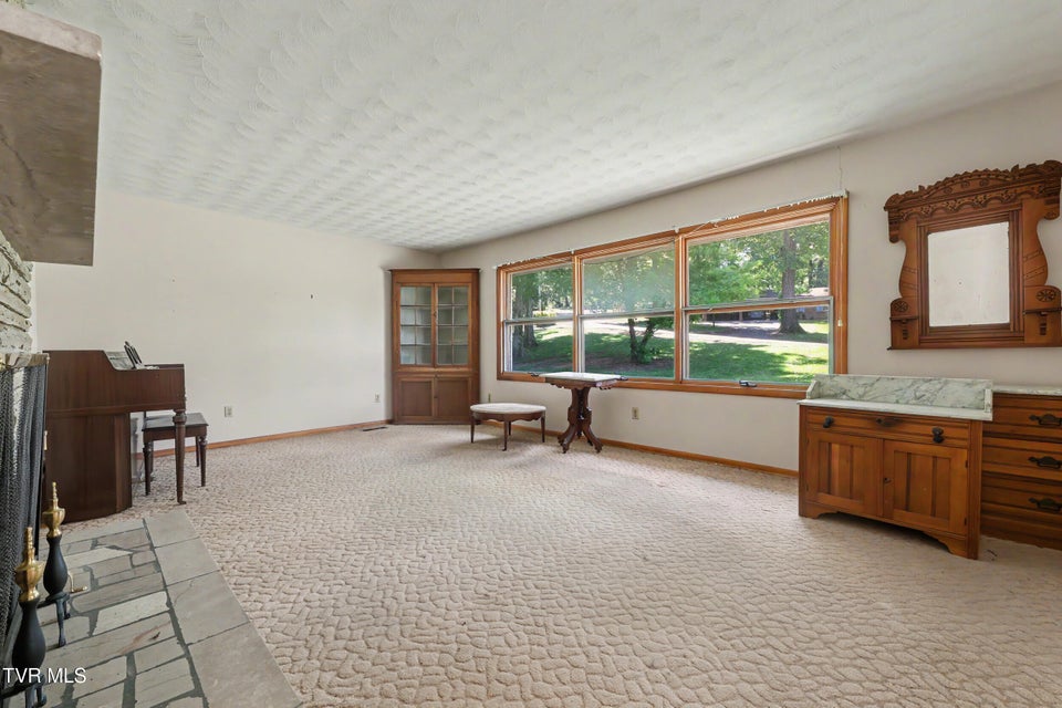 Photo #10: 1811 Moore Avenue