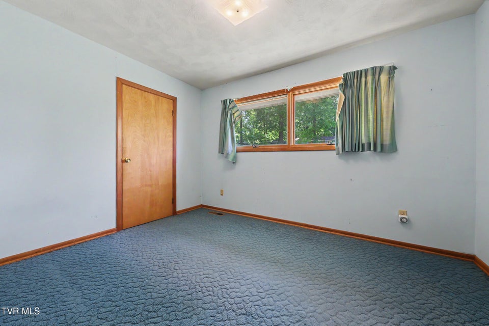 Photo #28: 1811 Moore Avenue