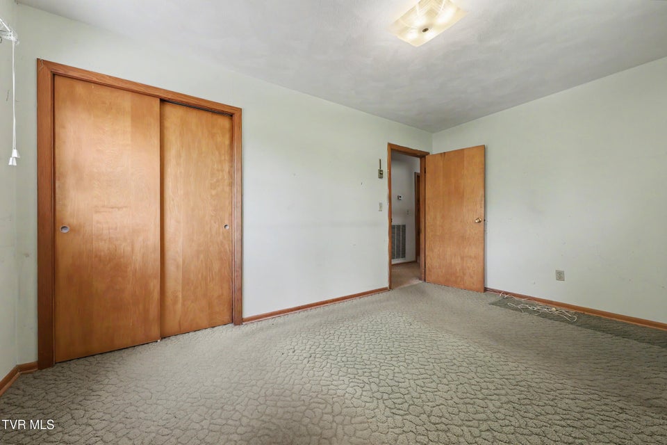 Photo #29: 1811 Moore Avenue