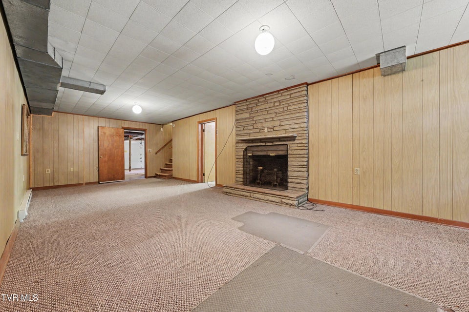 Photo #34: 1811 Moore Avenue