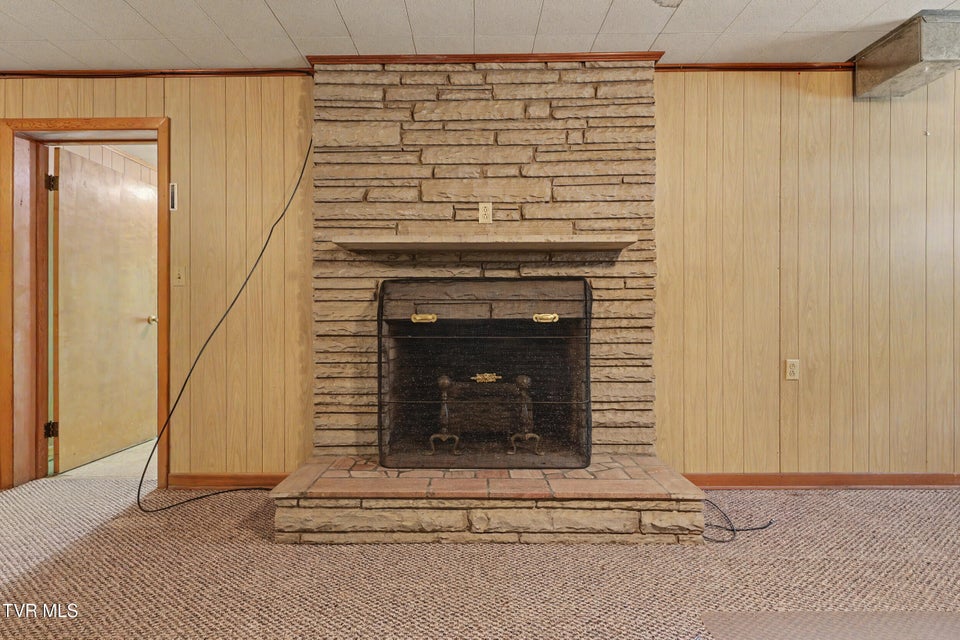 Photo #35: 1811 Moore Avenue