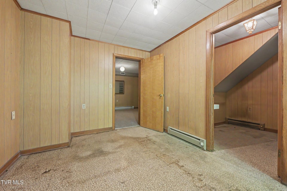 Photo #37: 1811 Moore Avenue