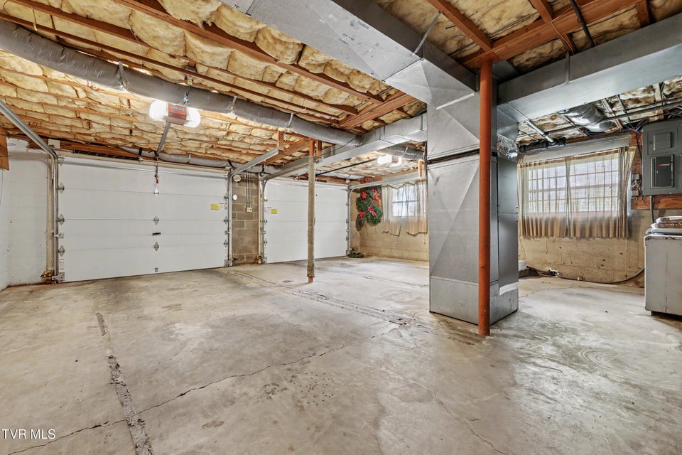 Photo #41: 1811 Moore Avenue