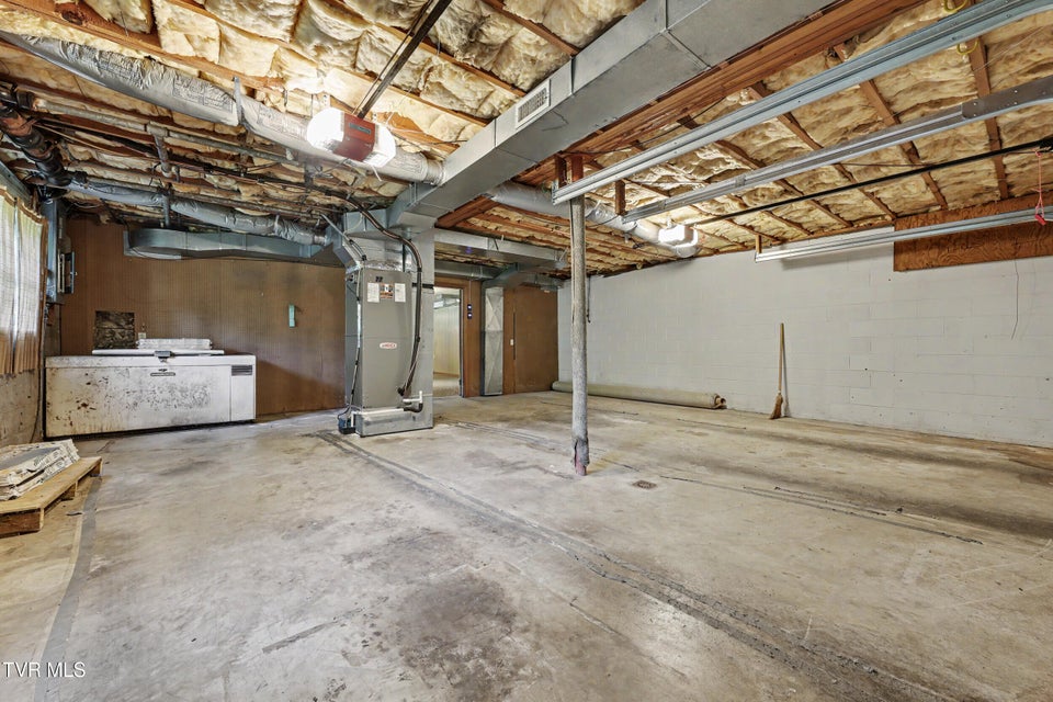 Photo #42: 1811 Moore Avenue