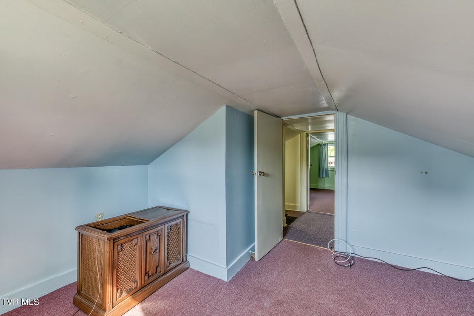 Photo #23: 945 Elm Avenue