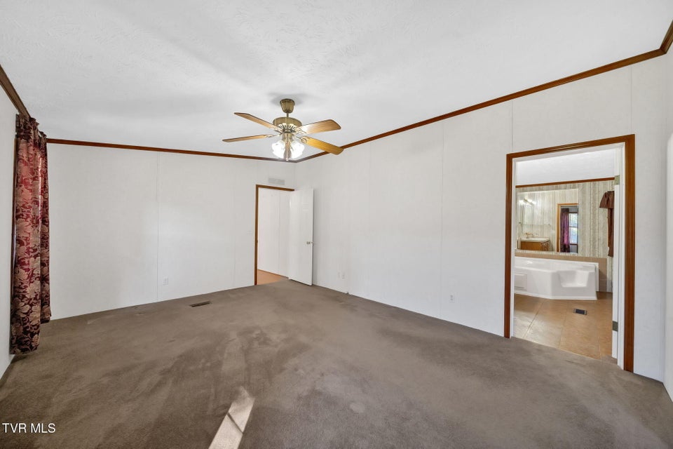 Photo #18: 384 Sugar Pine Lane