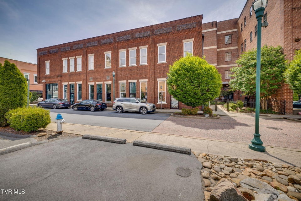 Photo #2: 116 Tipton Street