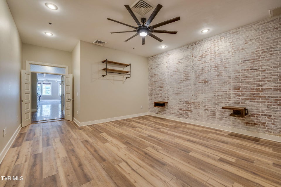 Photo #15: 116 Tipton Street