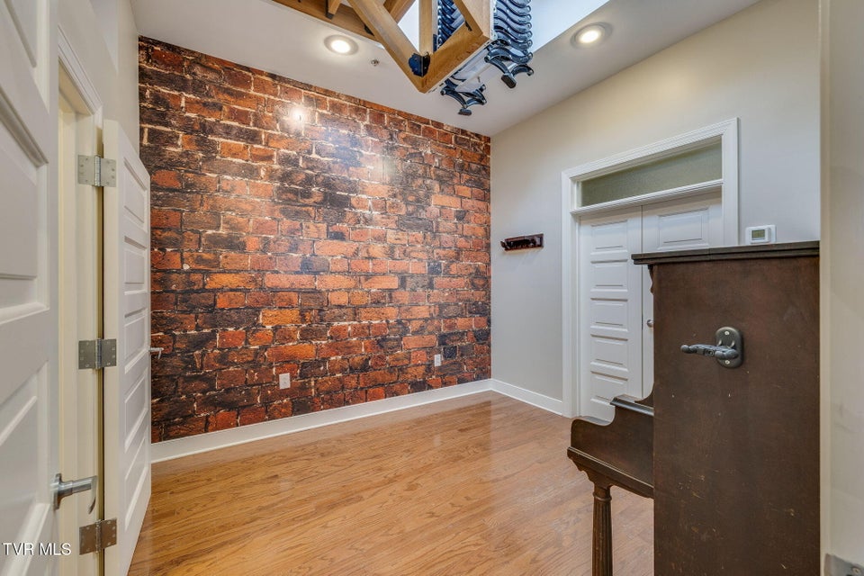 Photo #23: 116 Tipton Street